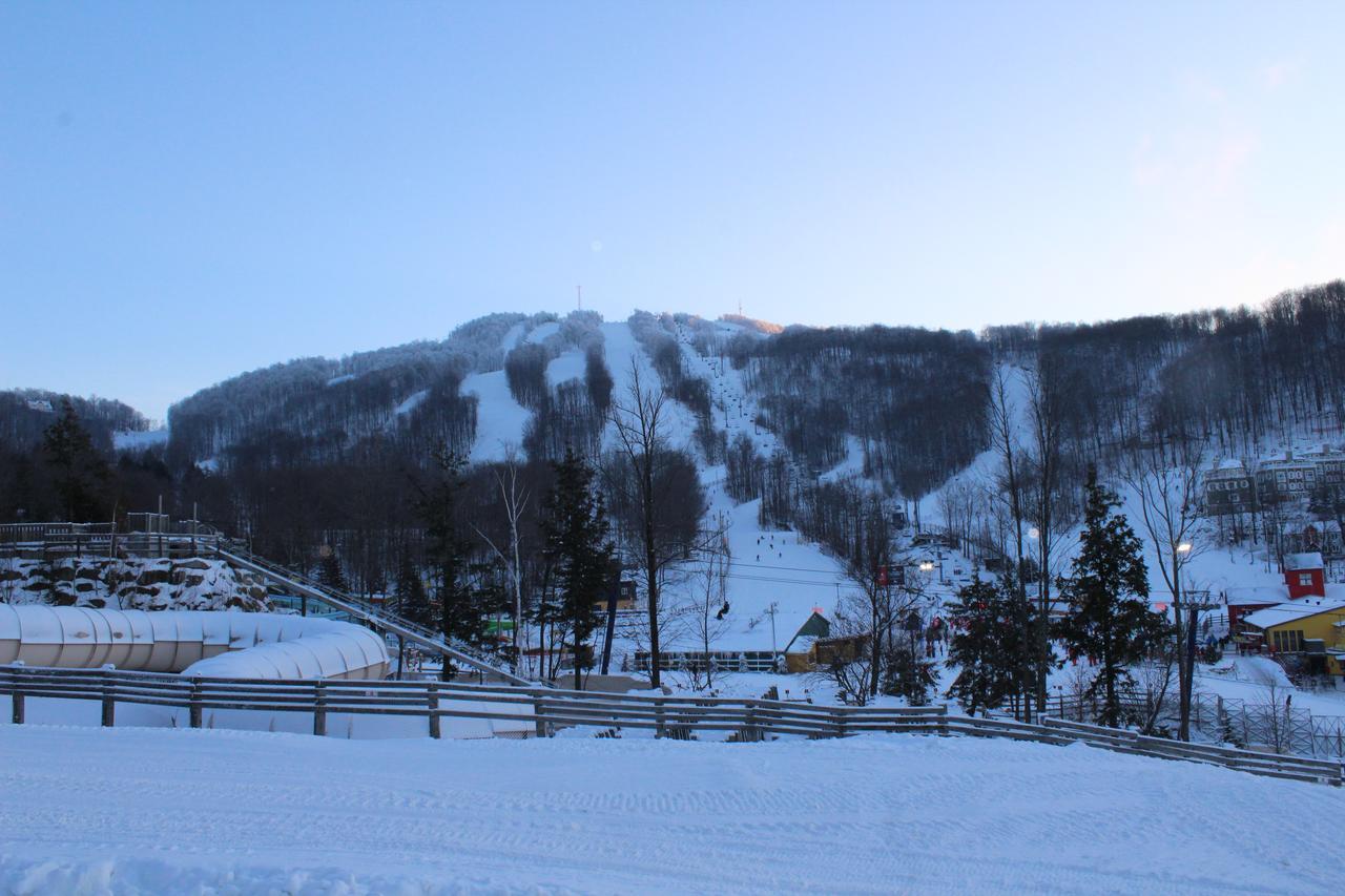 Apartamento Au pied des pentes Bromont Exterior foto
